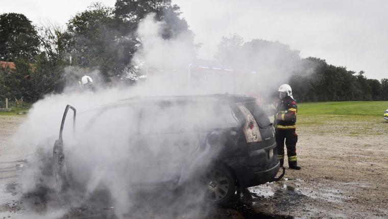 Bil brød i brand i Aars