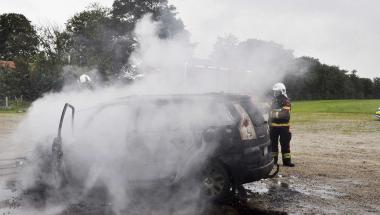 Bil brød i brand i Aars